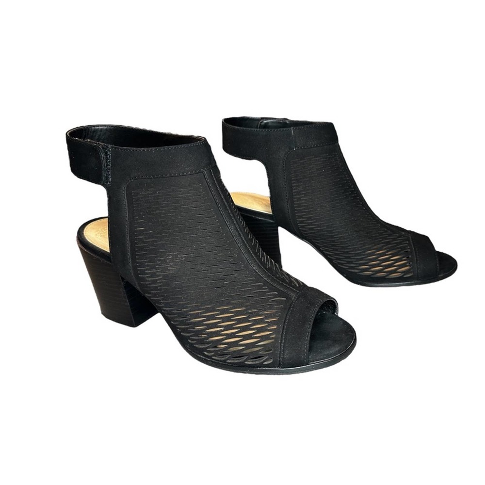 Vince Camuto Leather Peep-toe 2.5 Inch Heel Black Ribbed Bootie. Womens Size 7.5
